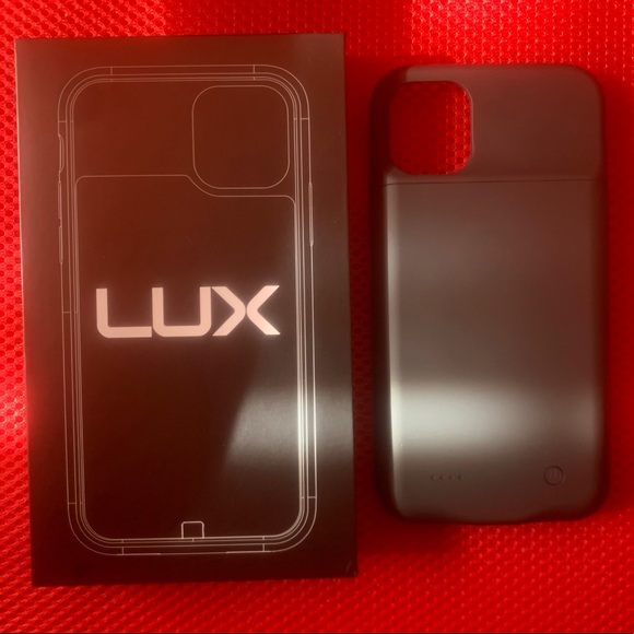Black iPhone 11 Charging Case LUX - Picture 2 of 11